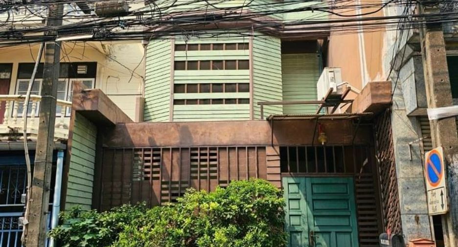 For sale 4 bed townhouse in Chatuchak, Bangkok
