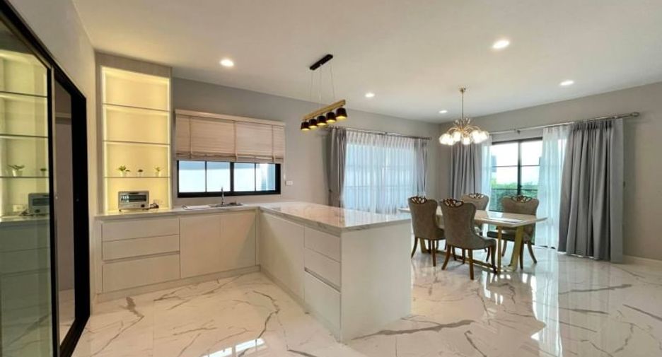 For rent and for sale 4 bedrooms house in Bang Phli, Samut Prakan