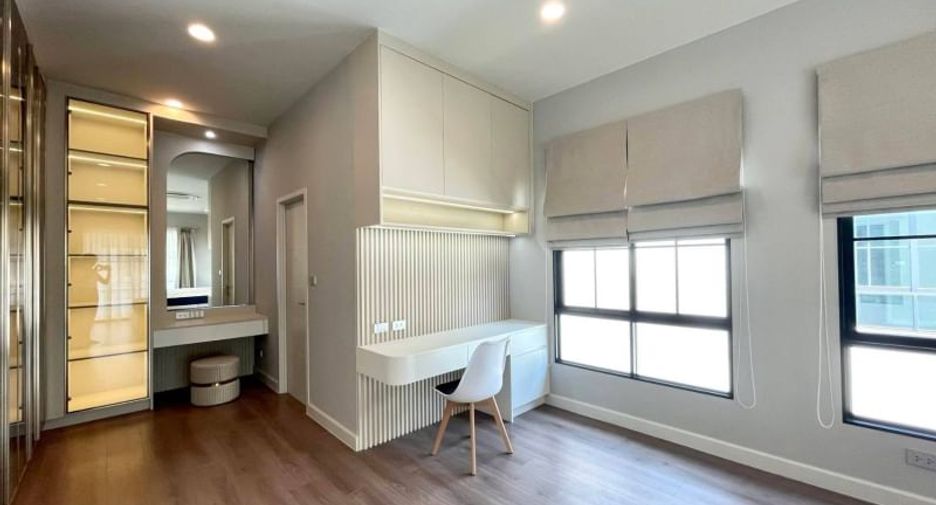 For rent and for sale 4 bedrooms house in Bang Phli, Samut Prakan