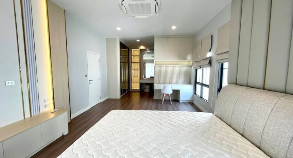 For rent and for sale 4 bedrooms house in Bang Phli, Samut Prakan