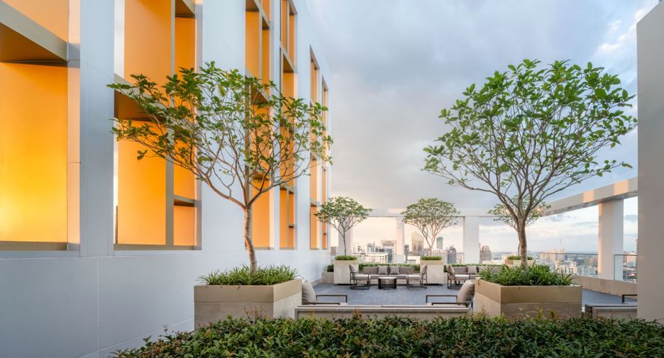 For sale 1 Beds condo in Khlong Toei, Bangkok