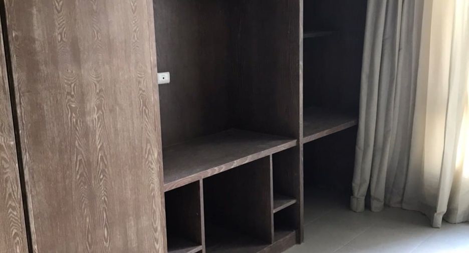 For rent 6 bedrooms retail Space in Mueang Phuket, Phuket