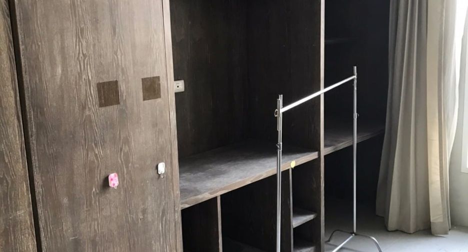 For rent 6 bedrooms retail Space in Mueang Phuket, Phuket