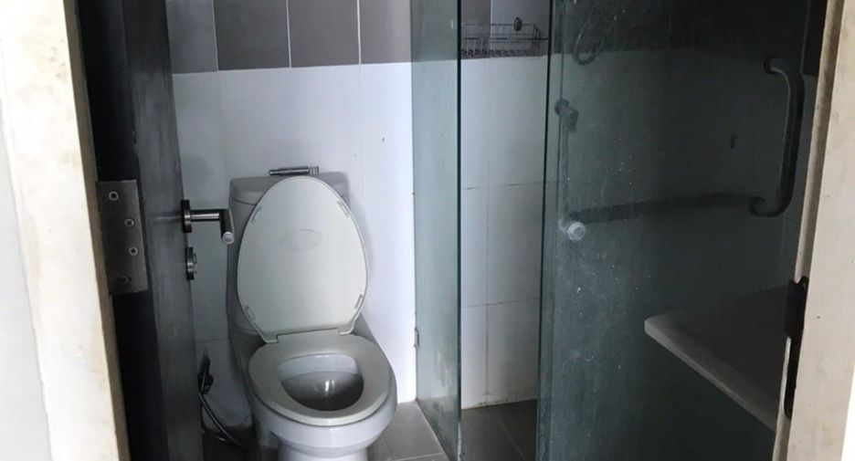 For rent 6 bedrooms retail Space in Mueang Phuket, Phuket