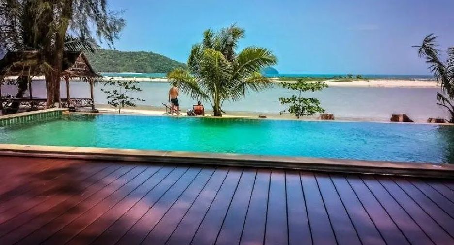 For sale 15 bedrooms hotel in Ko Pha-ngan, Surat Thani