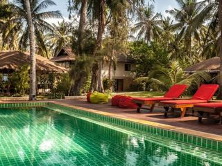 For sale 15 bed hotel in Ko Pha-ngan, Surat Thani