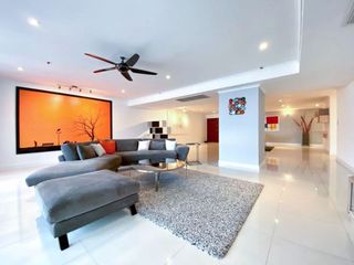 For rent 3 bed serviced apartment in Watthana, Bangkok