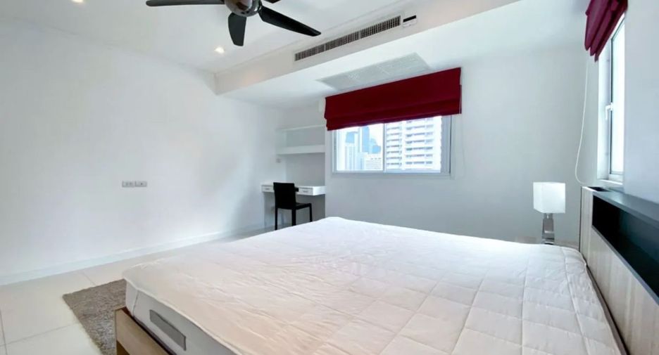 For rent 3 bed serviced apartment in Watthana, Bangkok