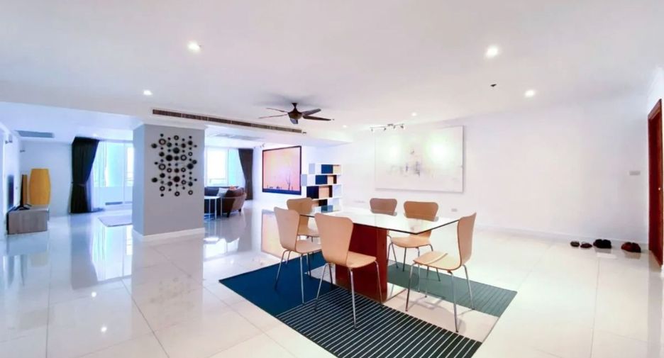 For rent 3 bed serviced apartment in Watthana, Bangkok