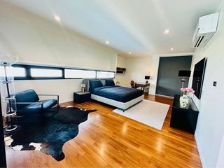 Haus zur Miete mit 4 Zimmer in Watthana, Bangkok