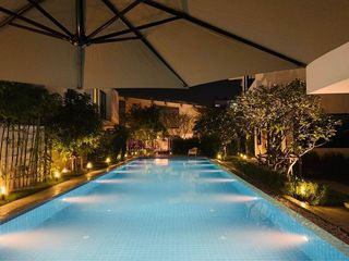 Haus zur Miete mit 4 Zimmer in Watthana, Bangkok