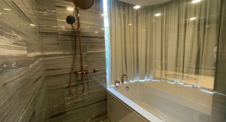 For rent 3 bedrooms condo in Watthana, Bangkok