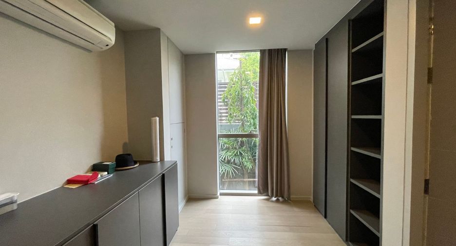 For rent 3 bedrooms condo in Watthana, Bangkok
