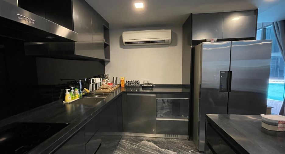 For rent 3 bedrooms condo in Watthana, Bangkok