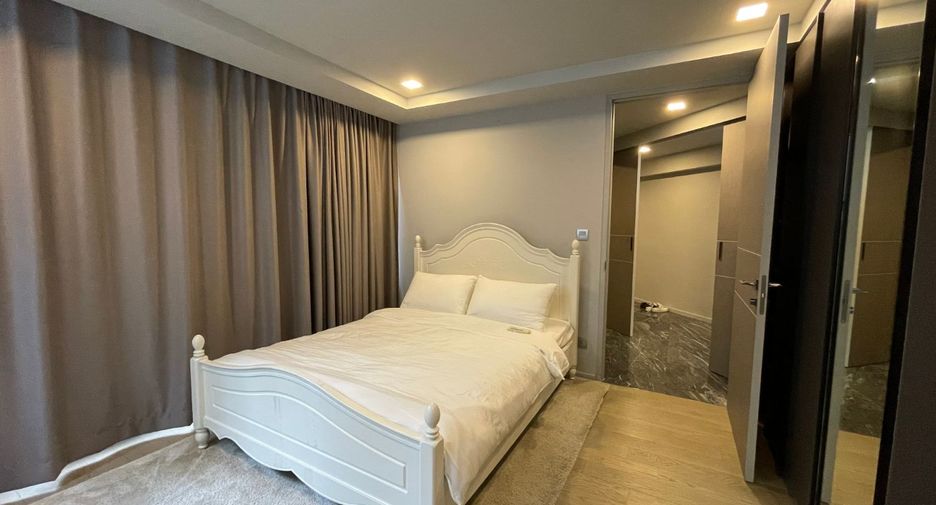 For rent 3 bedrooms condo in Watthana, Bangkok
