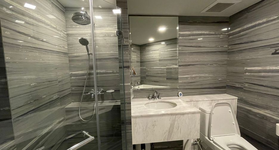 For rent 3 bedrooms condo in Watthana, Bangkok