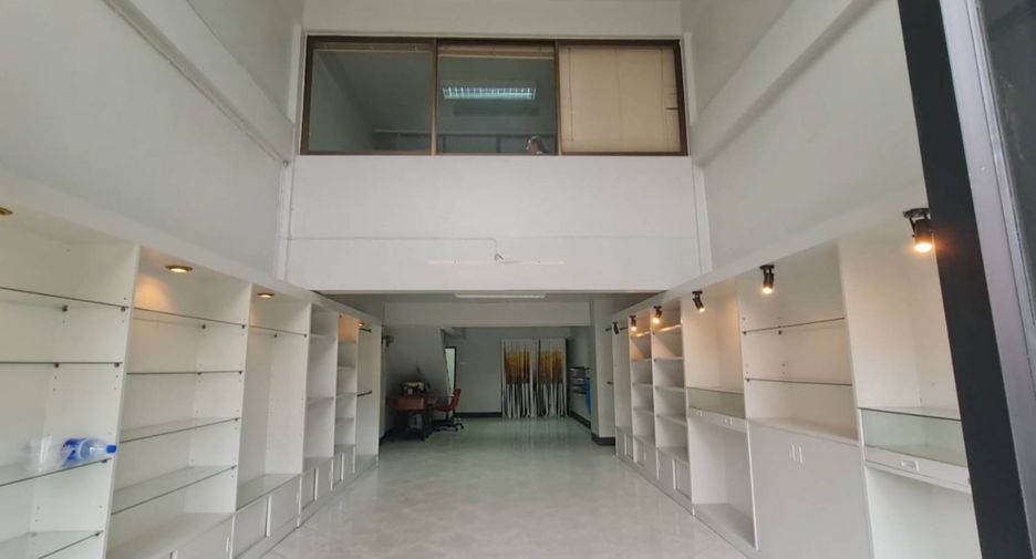 For sale 2 ベッドルーム retail Space in Mueang Chiang Mai, Chiang Mai