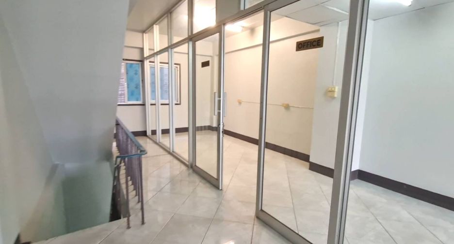 For sale 2 ベッドルーム retail Space in Mueang Chiang Mai, Chiang Mai
