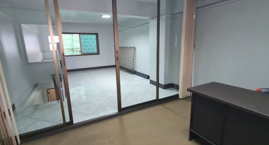 For sale 2 ベッドルーム retail Space in Mueang Chiang Mai, Chiang Mai