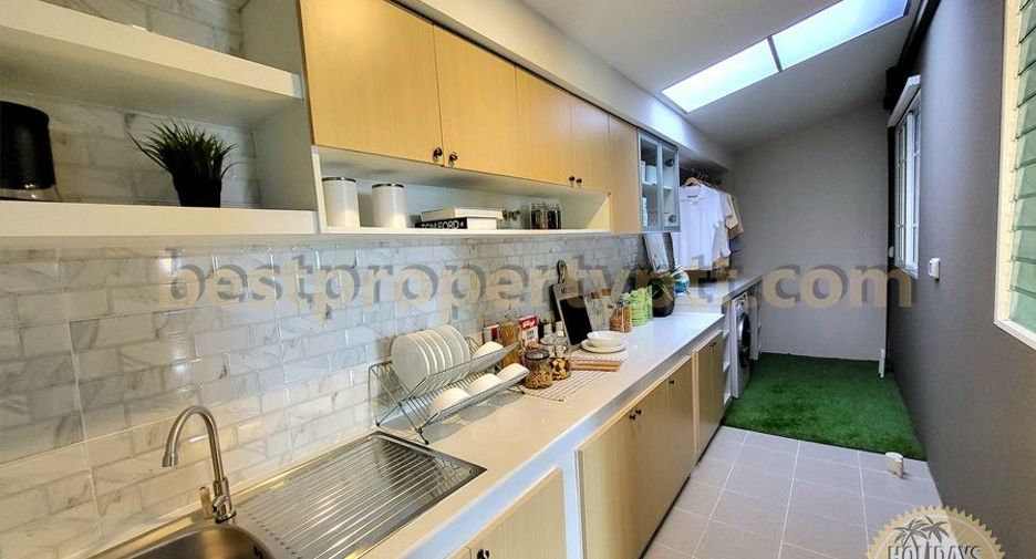 For sale 4 ベッドルーム townhouse in Bang Lamung, Chonburi