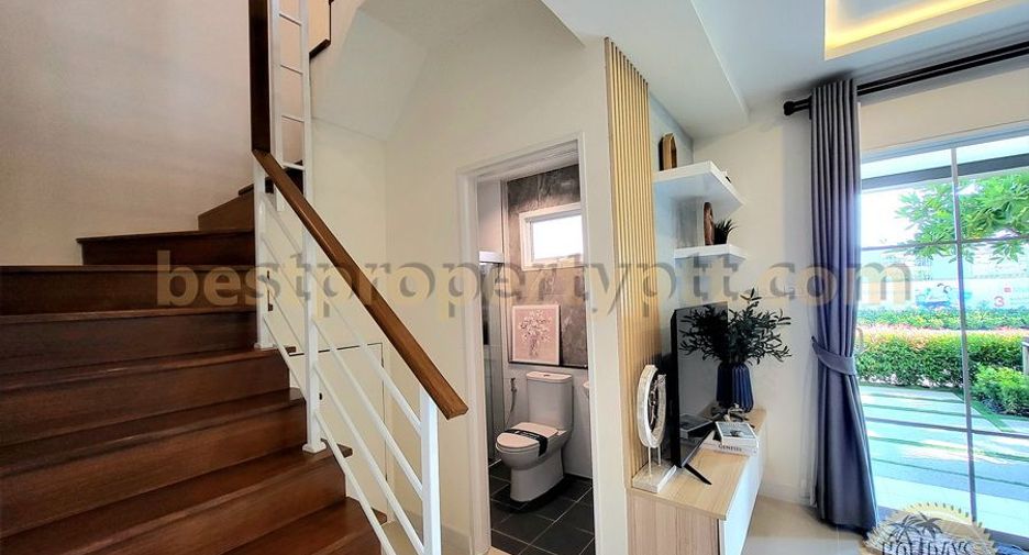 For sale 4 ベッドルーム townhouse in Bang Lamung, Chonburi