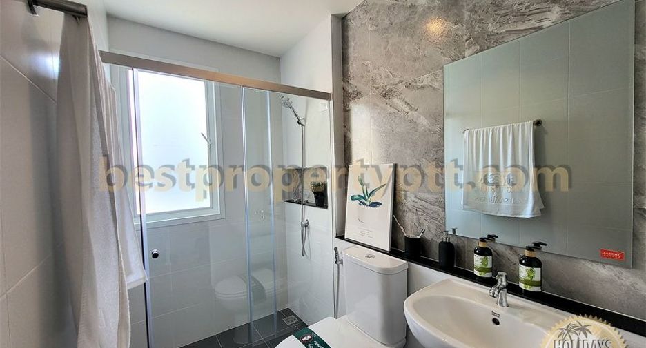 For sale 4 ベッドルーム townhouse in Bang Lamung, Chonburi