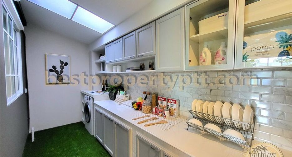 For sale 4 ベッドルーム townhouse in Bang Lamung, Chonburi