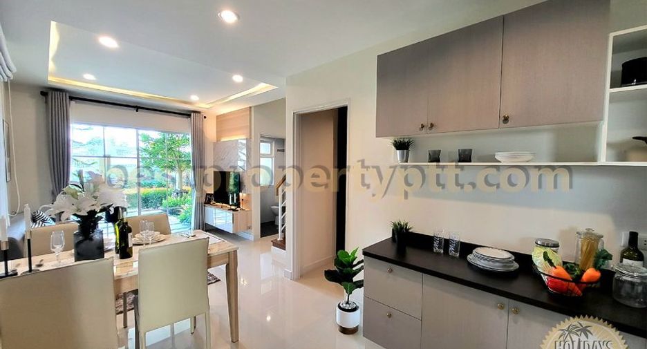 For sale 4 ベッドルーム townhouse in Bang Lamung, Chonburi