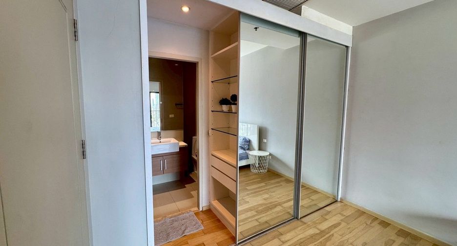 For rent 1 bed condo in Khlong Toei, Bangkok