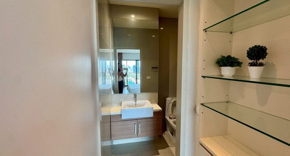 For rent 1 bed condo in Khlong Toei, Bangkok