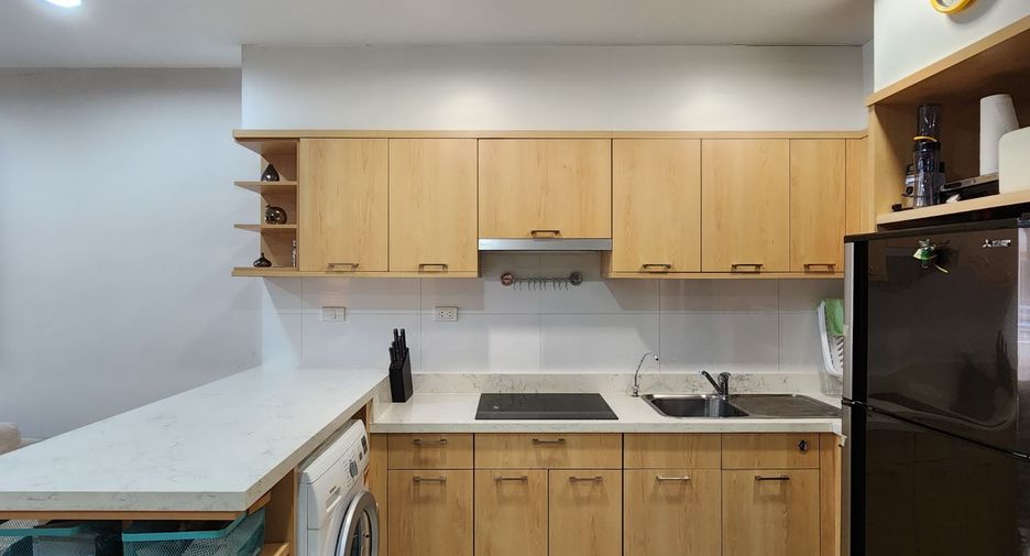 For sale 2 ベッドルーム condo in Watthana, Bangkok