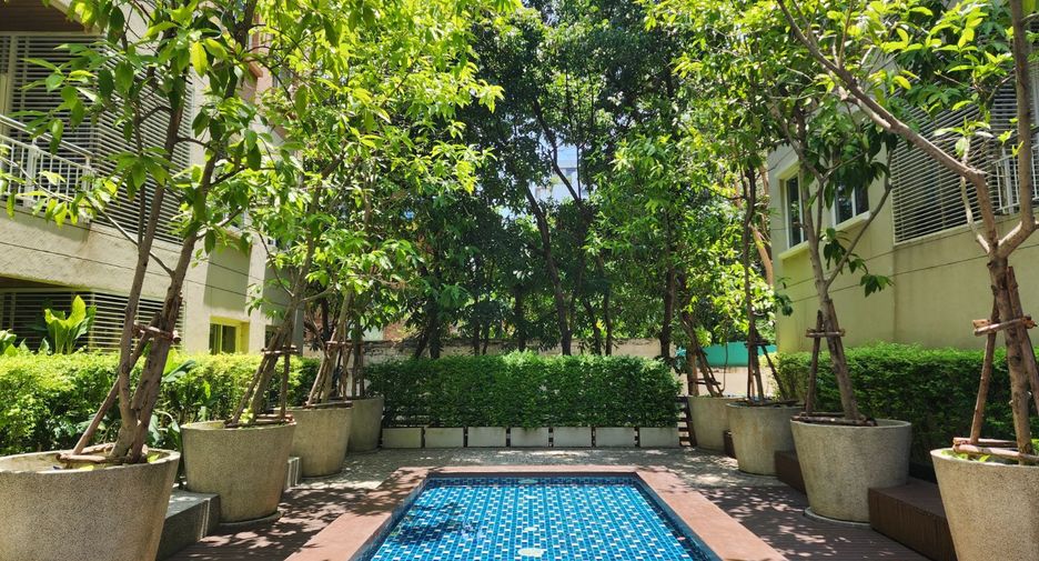 For sale 2 ベッドルーム condo in Watthana, Bangkok