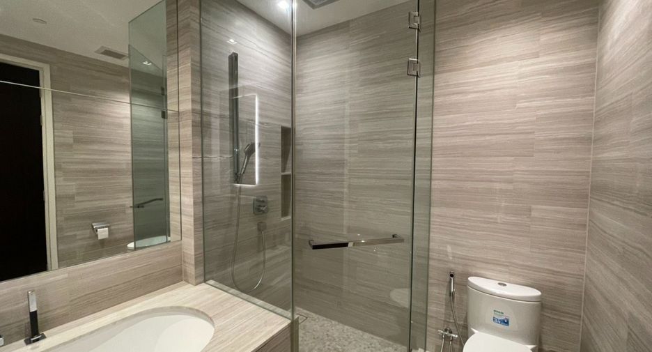 For rent 2 bedrooms condo in Khlong Toei, Bangkok