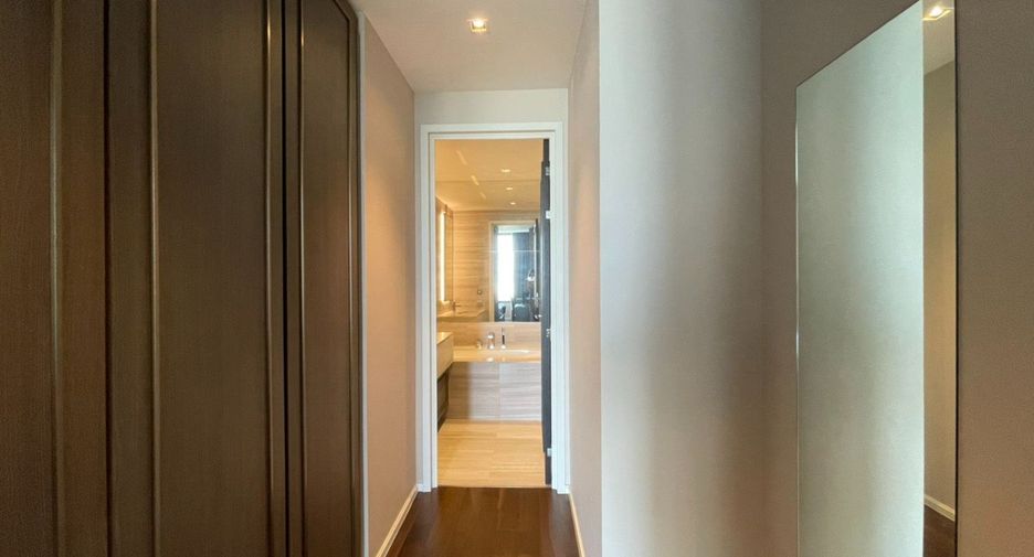 For rent 2 bedrooms condo in Khlong Toei, Bangkok