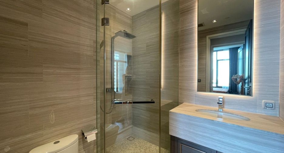 For rent 2 bedrooms condo in Khlong Toei, Bangkok