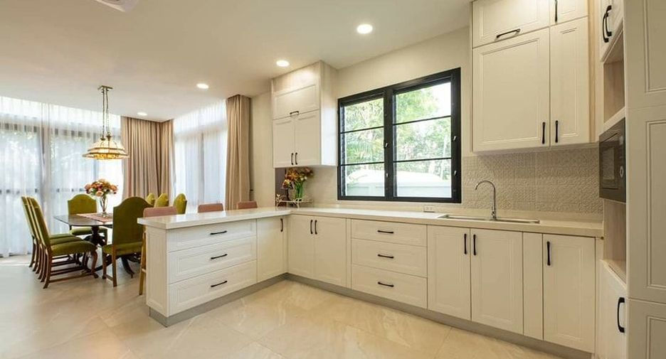 Villa en venta de 4 habitaciones en Saraphi, Chiang Mai