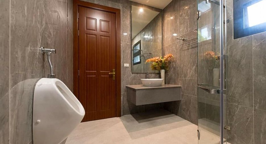 Villa en venta de 4 habitaciones en Saraphi, Chiang Mai
