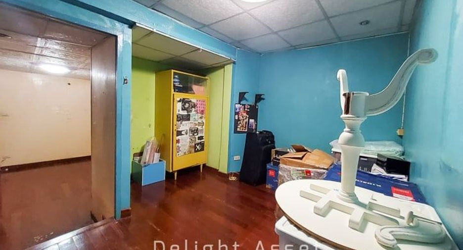 For sale 5 bedrooms retail Space in Yan Nawa, Bangkok