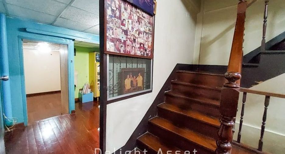 For sale 5 bedrooms retail Space in Yan Nawa, Bangkok