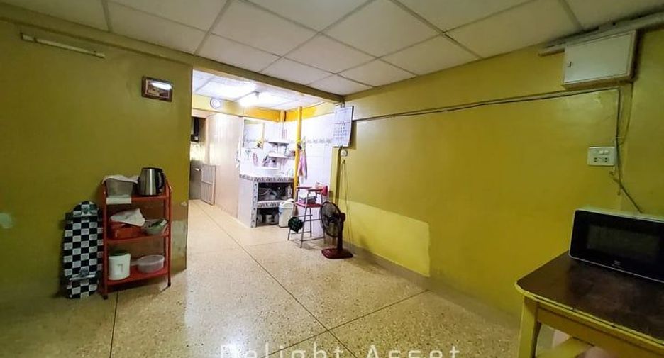 For sale 5 bedrooms retail Space in Yan Nawa, Bangkok