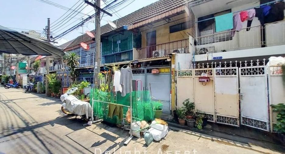 For sale 5 bed retail Space in Yan Nawa, Bangkok