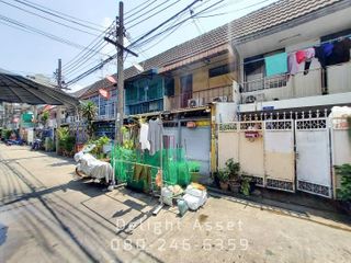 For sale 5 bed retail Space in Yan Nawa, Bangkok