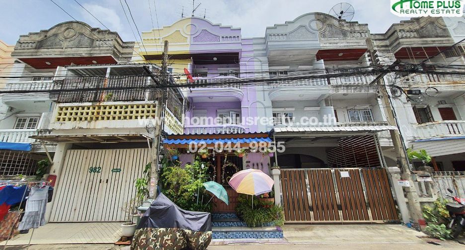 Casa adosada en venta de 4 habitaciones en Bang Na, Bangkok