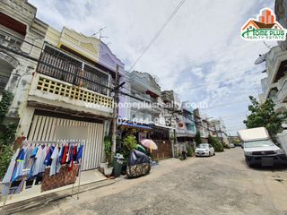 Casa adosada en venta de 4 habitaciones en Bang Na, Bangkok