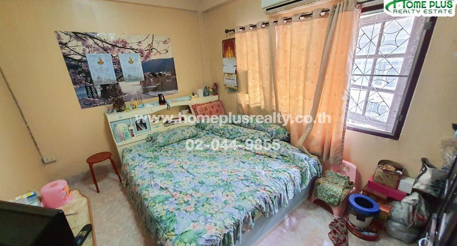 Casa adosada en venta de 4 habitaciones en Bang Na, Bangkok