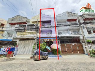 Casa adosada en venta de 4 habitaciones en Bang Na, Bangkok