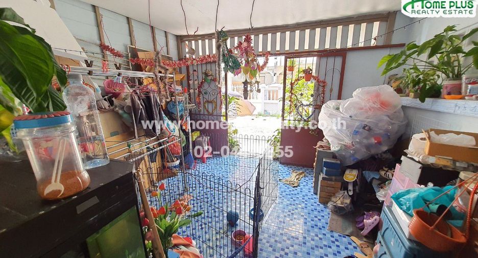 Casa adosada en venta de 4 habitaciones en Bang Na, Bangkok
