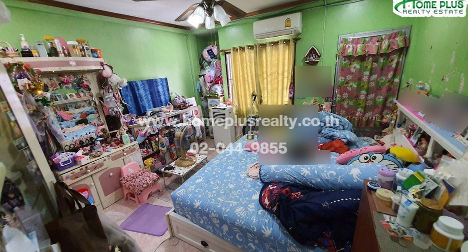 Casa adosada en venta de 4 habitaciones en Bang Na, Bangkok