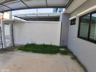 For rent and for sale 3 bed townhouse in Krathum Baen, Samut Sakhon