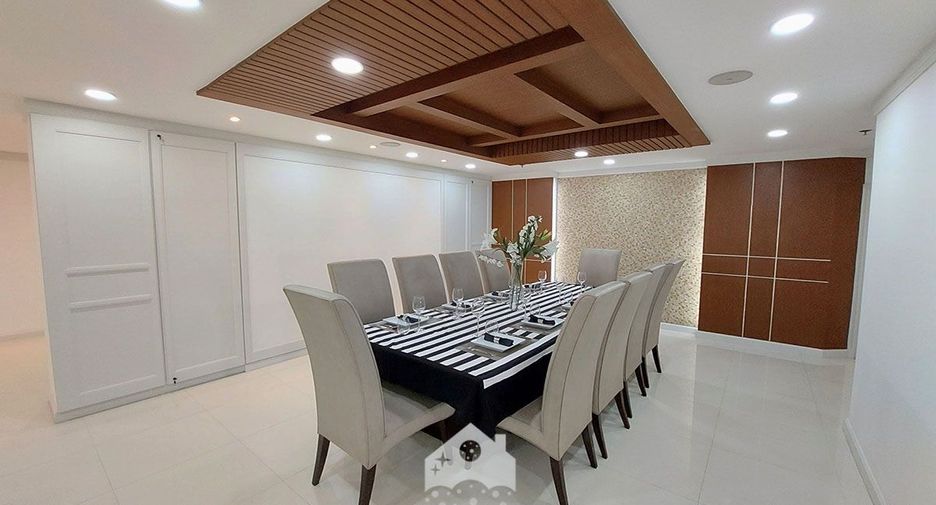 For rent 3 bed condo in Watthana, Bangkok